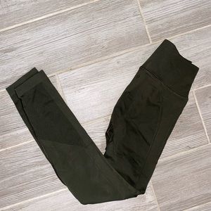 Lululemon Ebb to Street Tight- Size 4